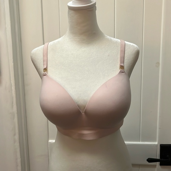 NWOT Victoria’s Secret Padded No-Wire Bra - Picture 1 of 6